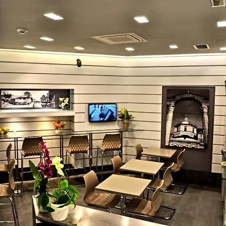 里欧酒店 3*